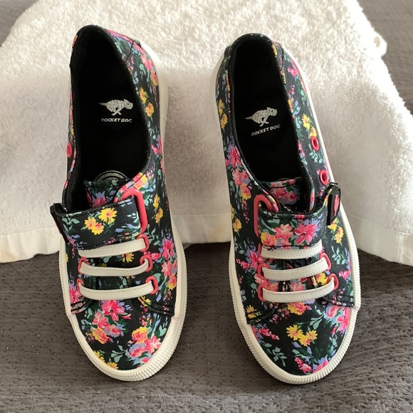 Rocket Dog Shoes Rocket Dog Velcro Sneakers Brand New Tags Off But